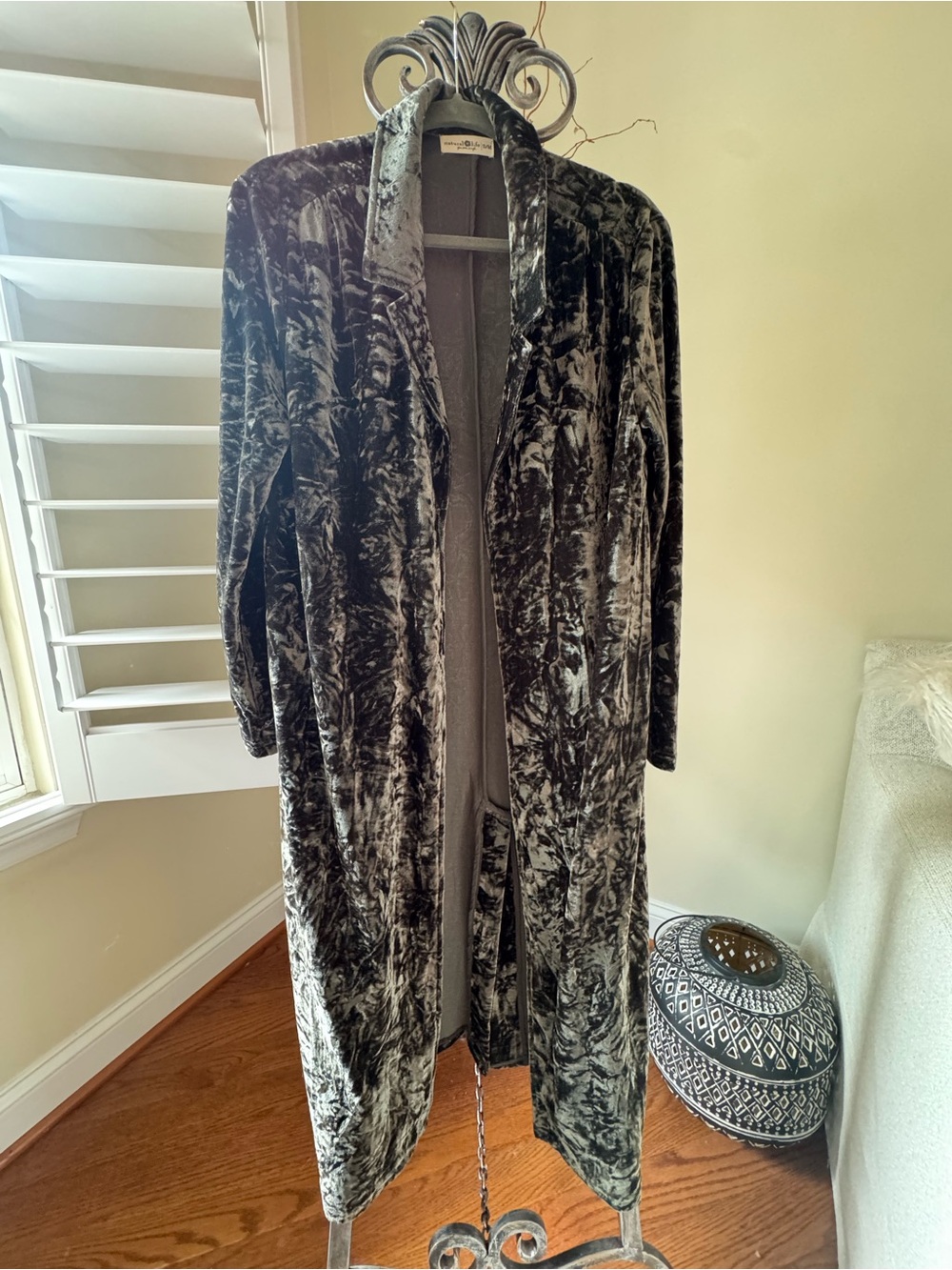 NATURAL LIFE Crushed Velvet Long Robe in Sage Green